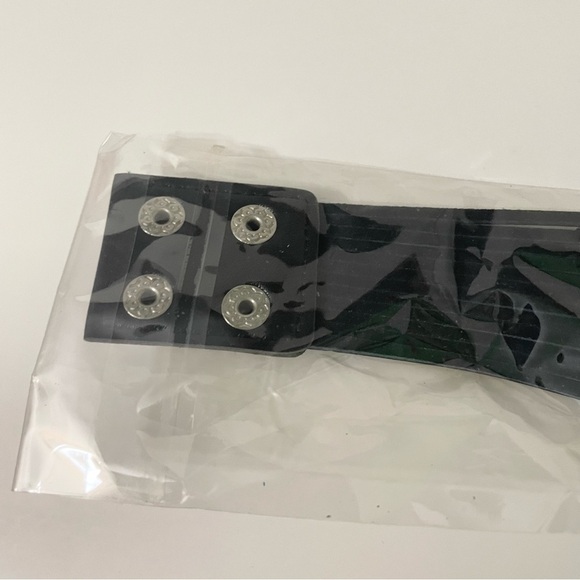 Guess Black and White Bracelets Lot of 2 - Picture 9 of 16